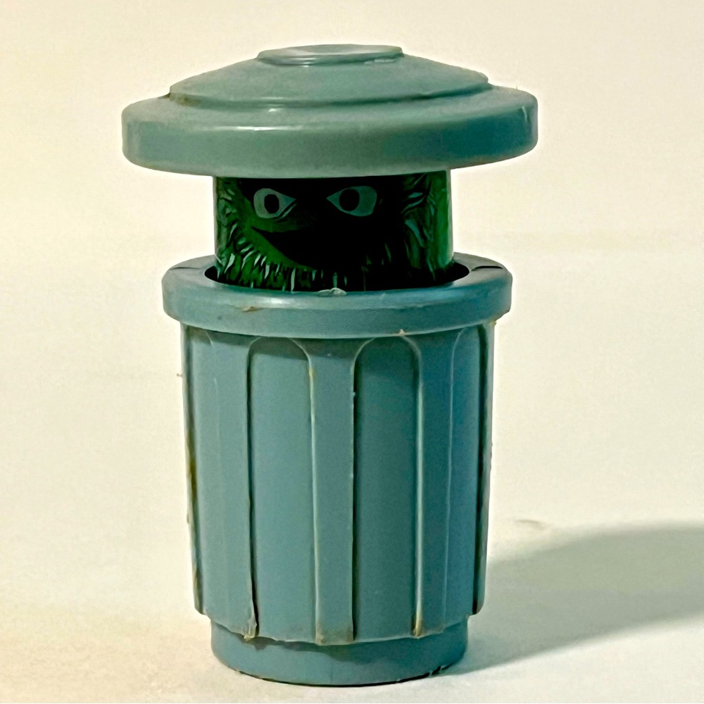 Vintage 1970s Fisher-Price Sesame Street Little People – Oscar the Grouch!